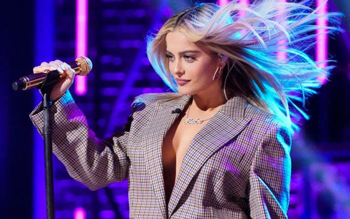 Bebe Rexha bị hãng thu âm thẳng tay sa thải sau 10 năm làm việc