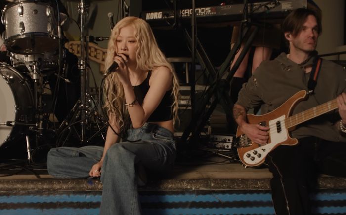 Rosé lại gây tranh cãi