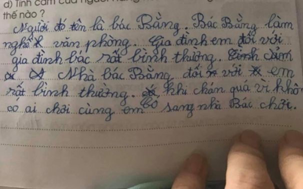 Cậu bé viết bài văn tả bác hàng xóm, nhân vật chính đọc xong liền 'giận tím người'