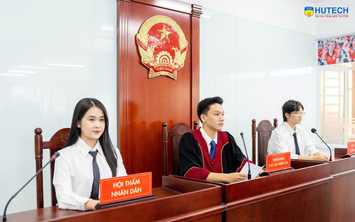 Luật kinh tế: Ngành học đắt giá trong nền kinh tế hội nhập