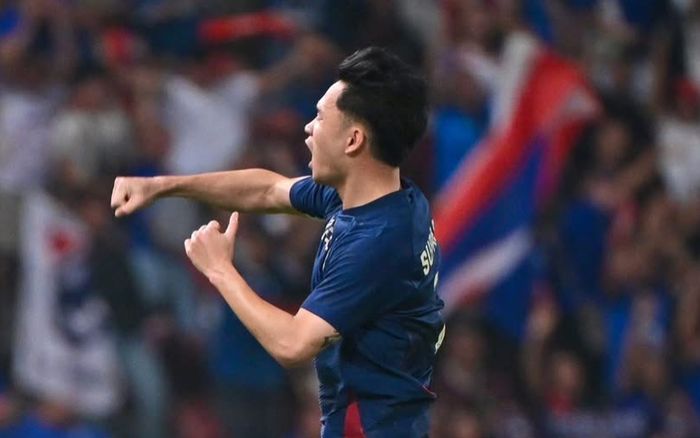 HLV Kim Sang Sik thất vọng về bàn thắng 'bẩn' của Thái Lan