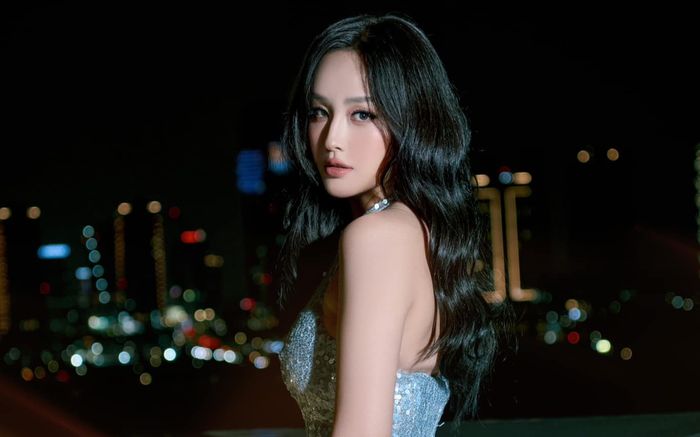 Mai Phương Thúy lên tiếng chuyện chỉ đăng toàn ảnh cũ, lý do gây ngỡ ngàng