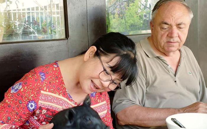 Vợ chồng nữ ca sĩ Việt nhập viện cấp cứu lúc rạng sáng