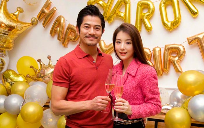 Vợ trẻ kém 22 tuổi của nam diễn viên nổi tiếng showbiz nhận thưởng 343 tỷ đồng sau khi sinh con