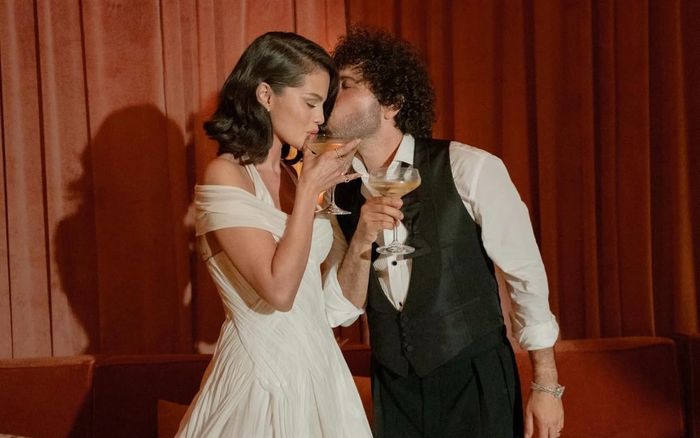 Selena Gomez làm điều ý nghĩa trong ngày trọng đại của cuộc đời