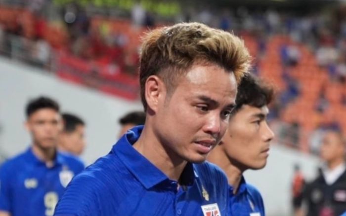 Kết thúc với đội trưởng Thái Lan Theerathon Bunmathan