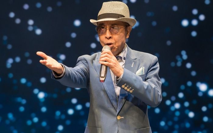 Nam danh ca 81 tuổi chỉ còn 10% thị lực, quyết sống một mình suốt 10 năm sau khi bạn gái qua đời