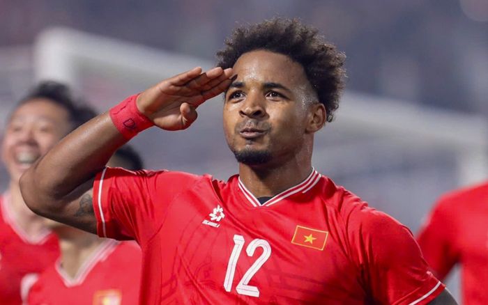 Không Nguyễn Xuân Son, HLV Kim Sang Sik kém xa ông Park