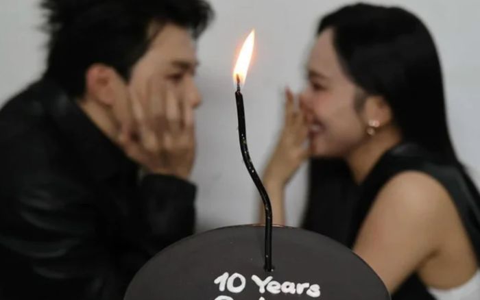 Khó hiểu trước bộ ảnh kỷ niệm ngày cưới của Anh Tú và Diệu Nhi