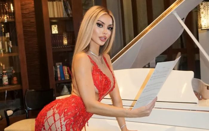 Mỹ nhân táo bạo diện váy lộ trọn điểm quyến rũ, dự đoán là Hoa hậu Hòa bình 2025