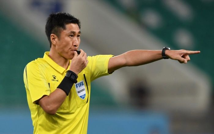 Quyết định gây phẫn nộ của trọng tài Trung Quốc với tuyển Indonesia
