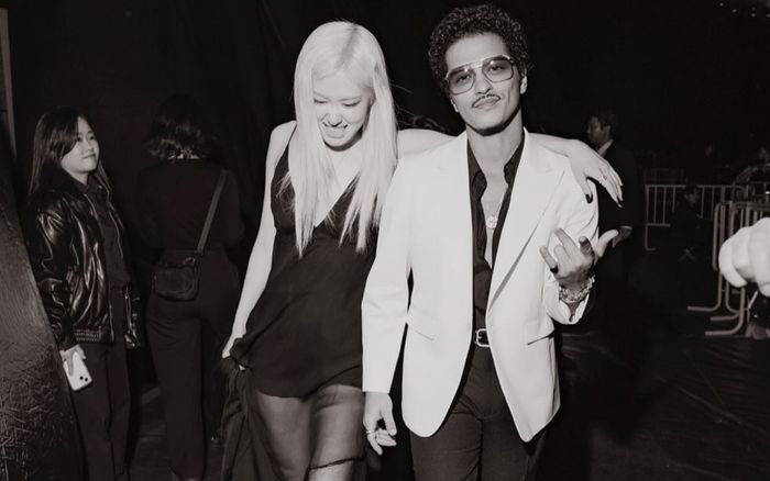 Rosé cãi nhau với Bruno Mars