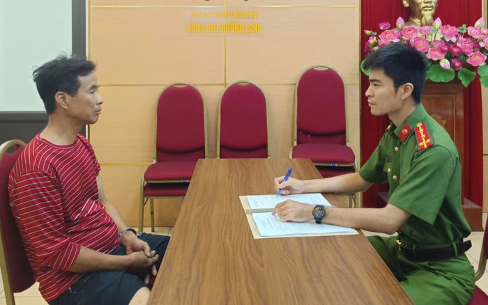 Người đàn ông ở Hà Nội 2 lần đốt rác trên sân thượng khiến ngọn lửa lan sang hàng xóm