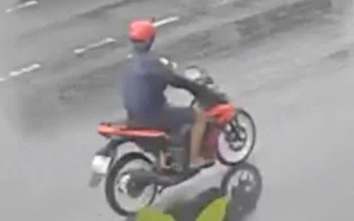 Sợ vợ la mắng do tiêu hết tiền lương, người chồng liền có hành động liều lĩnh