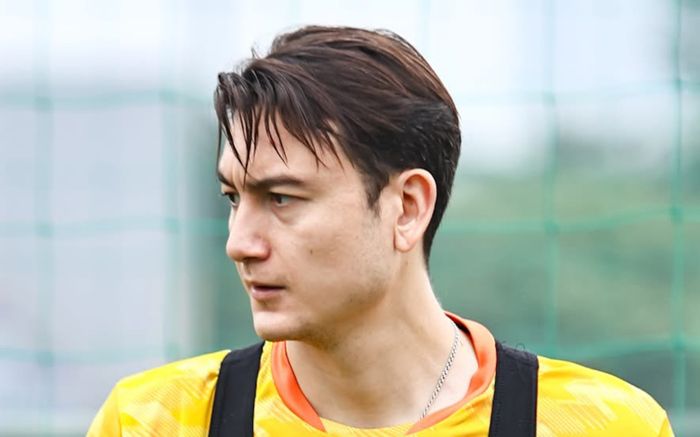 HLV Kim Sang Sik đã sai với thủ môn Đặng Văn Lâm