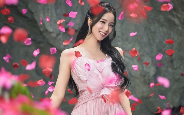 Jisoo có còn là 'thành viên solo mờ nhạt' nhất BLACKPINK?