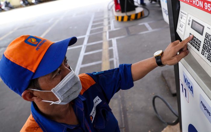 Giá xăng dầu hôm nay 15/10: Diễn biến khó lường