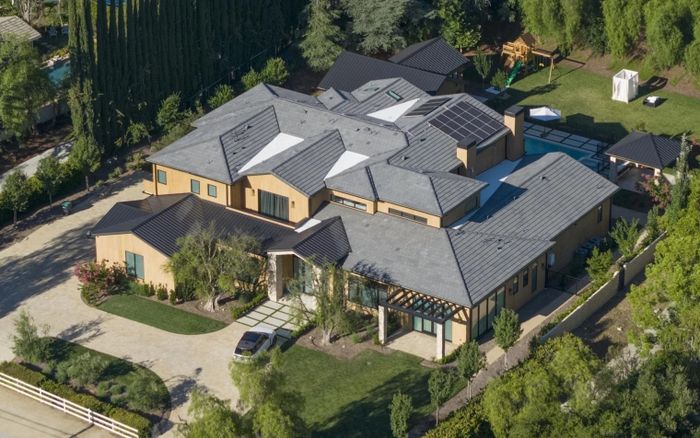 Nữ ca sĩ nổi tiếng có nguy cơ bị tịch thu căn biệt thự gần 500 tỷ đồng