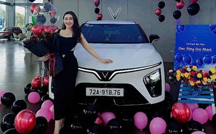 Đổi xe xăng sang xe điện, nữ chủ xe 9x hài lòng với khoản tiết kiệm 4,5 triệu đồng/tháng, cực thích một tính năng trên VinFast VF 7