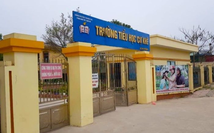 Phụ huynh phát hiện thực phẩm bán trú bốc mùi ôi thiu, hiệu trưởng nói gì?