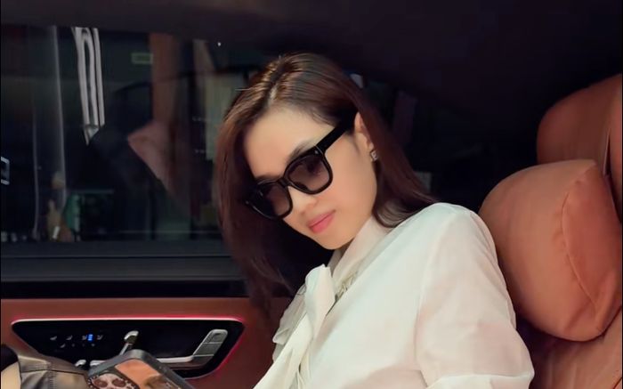 Chiếc xe sang tiền tỷ của Đỗ Thị Hà trước khi có chồng