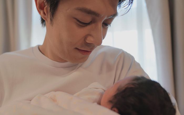 Nam ca sĩ mua biệt thự hơn 100 tỷ đồng tặng vợ vì sinh được con gái