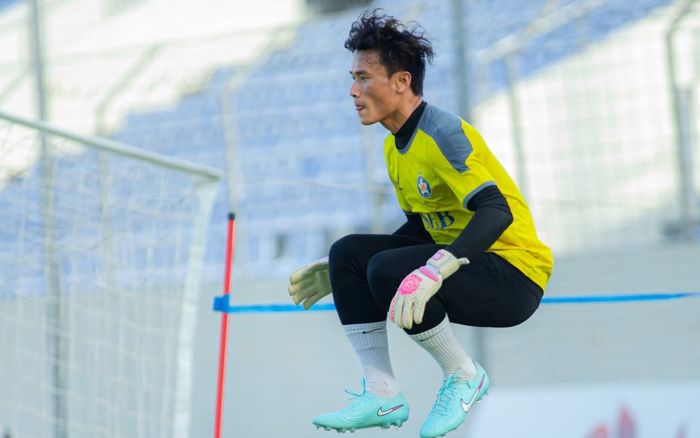 Chuyện gì đang xảy ra với thủ môn Bùi Tiến Dũng?