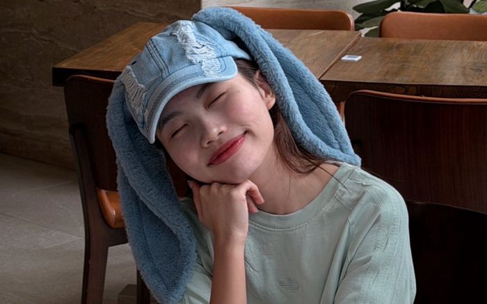 Phương Mỹ Chi khoe ảnh check-in ở khách sạn, vô tình phát hiện 'điều bất ngờ'