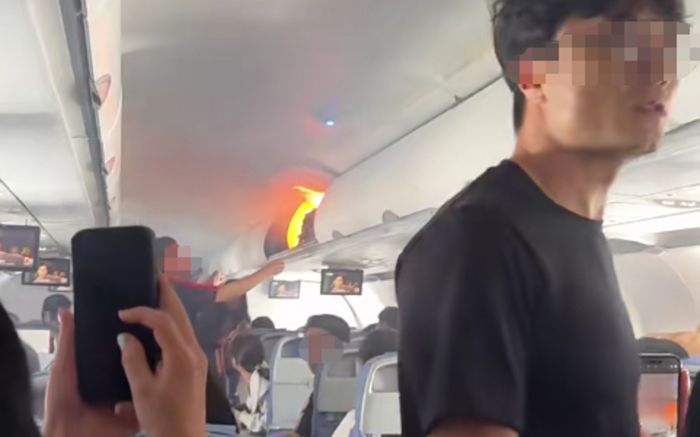 Cháy khoang hành lý máy bay do pin phát nổ