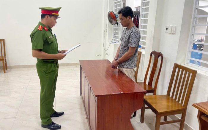 Nghi ngờ vợ có tình cảm với người khác, chồng có hành động gây phẫn nộ