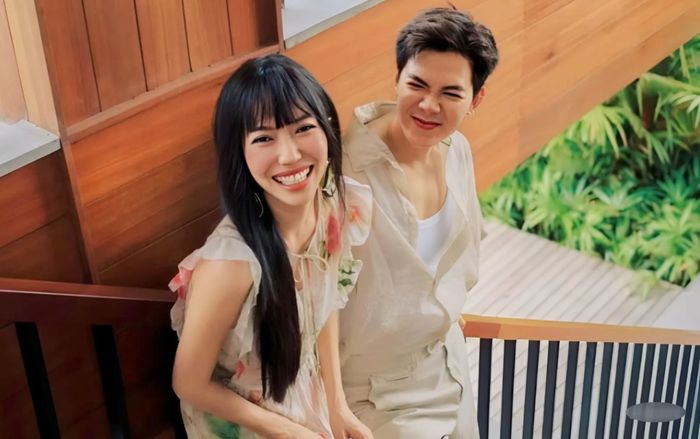 Rộ ảnh Diệu Nhi và Anh Tú bế 2 con đi chơi gây dậy sóng cõi mạng