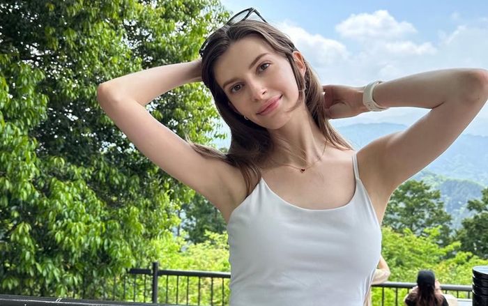 Một hoa hậu trả vương miện sau 10 ngày đăng quang, lý do gây rúng động showbiz