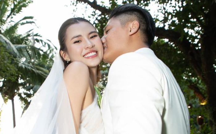 Nữ người mẫu Vbiz hạnh phúc báo tin mang thai đôi, dàn sao nô nức chúc mừng