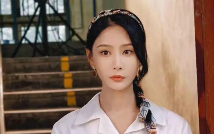 Bị chia tay vì đóng tới 99 cảnh hôn, nữ diễn viên ngậm ngùi bật khóc