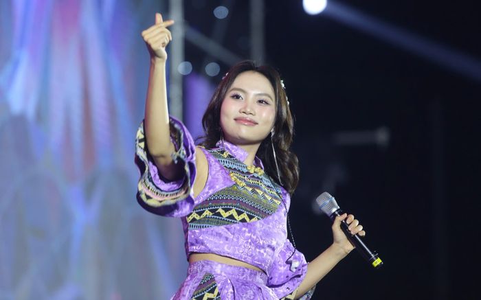 Đêm nhạc có Phương Mỹ Chi rơi vào cảnh ế vé, khán giả lo sốt vó khả năng bị hủy bỏ?