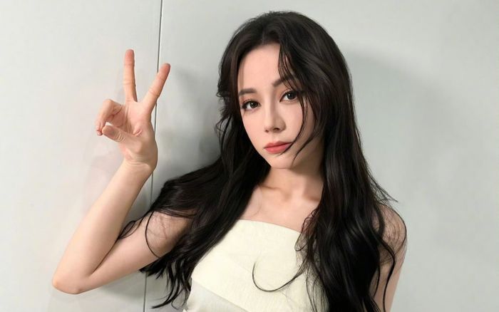 Địch Lệ Nhiệt Ba gặp sự cố 'ngượng chín mặt', netizen nhìn vào mà lo thay cho nữ diễn viên