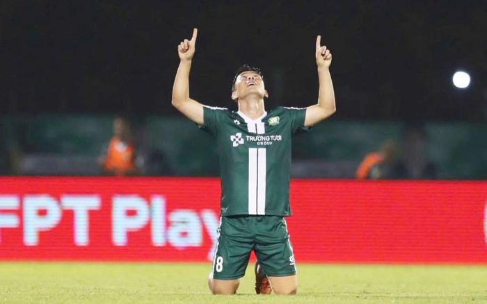 Đẳng cấp của tiền vệ Trần Minh Vương