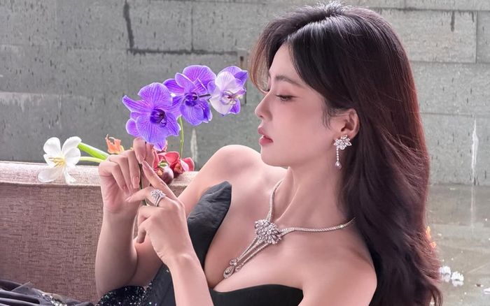 Tấm hình táo bạo chưa từng thấy của Bạch Lộc, ai nhìn cũng 'đỏ mặt'