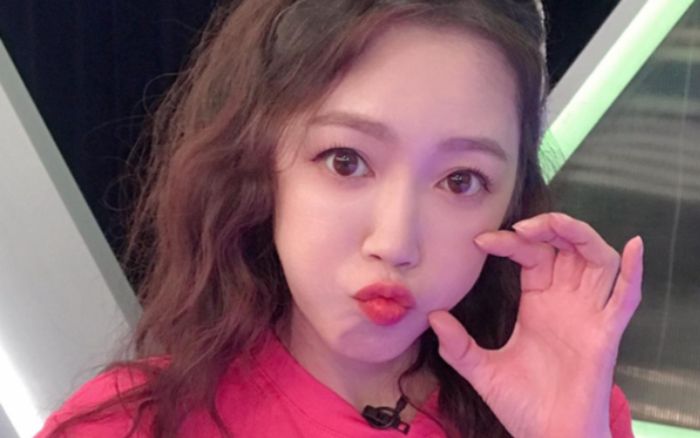 Nữ diễn viên nổi tiếng một thời nay mưu sinh bằng nghề bán bánh trứng, thái độ gây chú ý khi bị mỉa mai