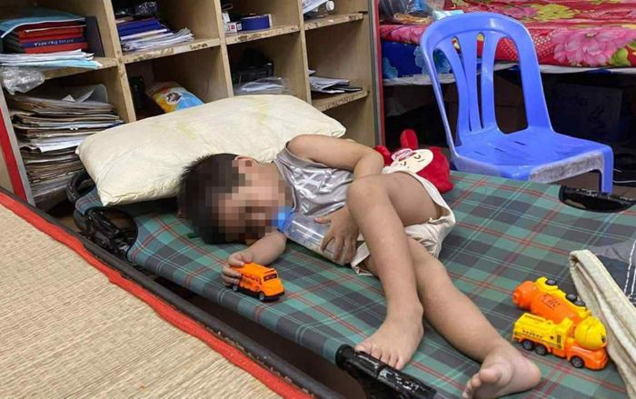 Bé trai 4 tuổi bị bỏ rơi trên taxi, tài xế kể lại cuộc trao đổi đáng chú ý với người mẹ