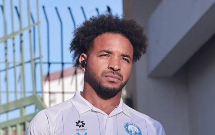 Nguyễn Xuân Son rất khó vượt Công Vinh