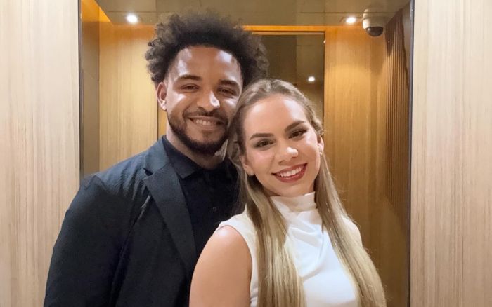 Nội dung tấm thiệp Nguyễn Xuân Son gửi vợ xinh gây xúc động