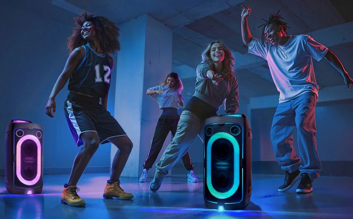 Bí quyết “quẩy” tại gia cực sung cho tín đồ EDM, xịn như có DJ “chà đĩa” tận nhà