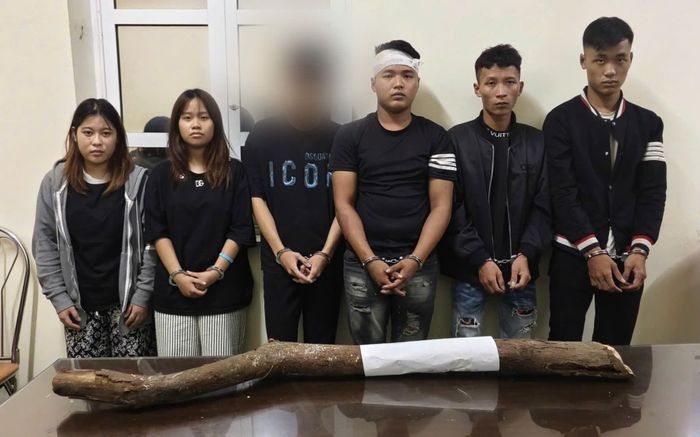 4 nam 2 nữ ở Hà Nội bị bắt vì hành động gây phẫn nộ trong đêm