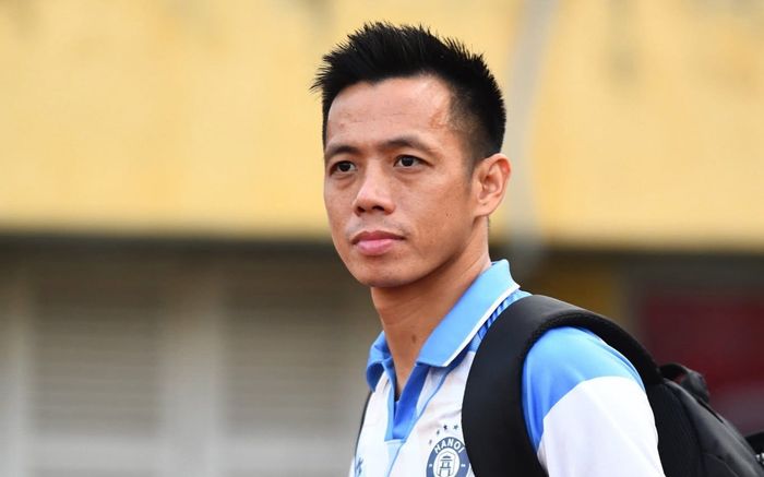 Tình cảnh đảo ngược với tiền đạo Văn Quyết