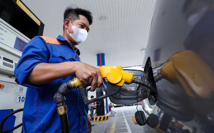 Giá xăng dầu hôm nay 22/10: Tăng mạnh giữa lúc giá vàng lao dốc
