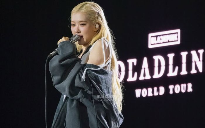 Điểm khác biệt của Rosé khi lưu diễn cùng BLACKPINK khiến mạng xã hội 'dậy sóng'