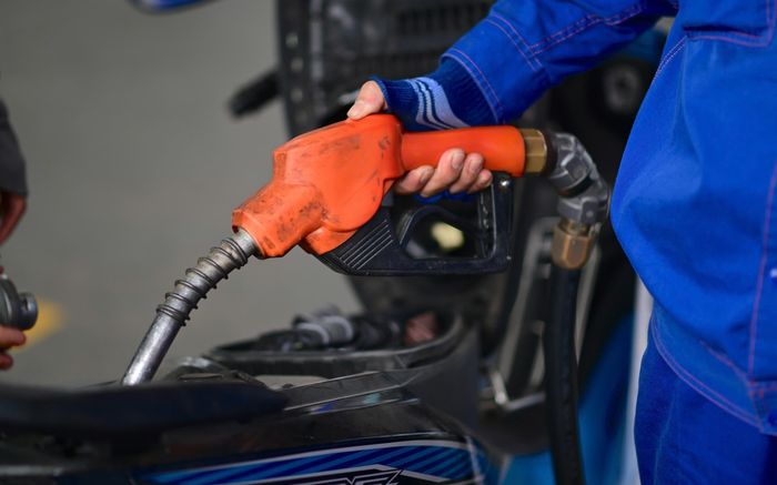 Giá xăng dầu hôm nay 23/10: Tăng cực mạnh