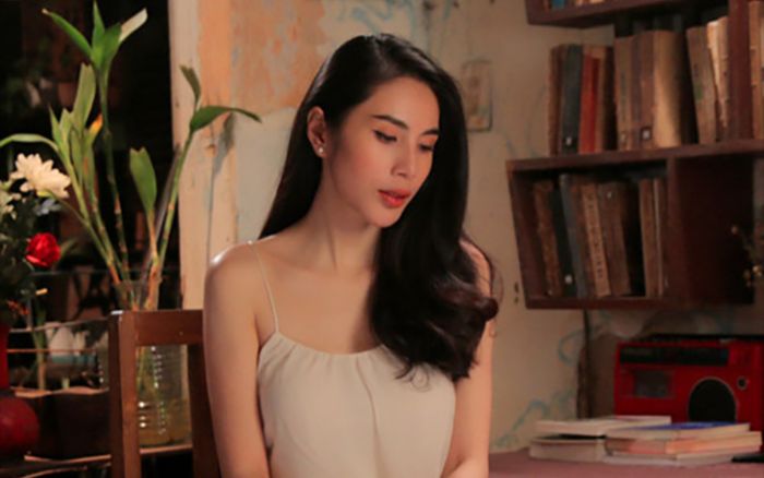 Điều kỳ lạ về ca sĩ Thủy Tiên giữa lúc Công Vinh đi học