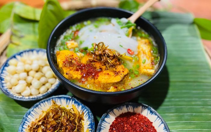 Món cháo với cái tên lạ hoắc ở Quảng Trị, muốn ăn phải dùng đũa gắp